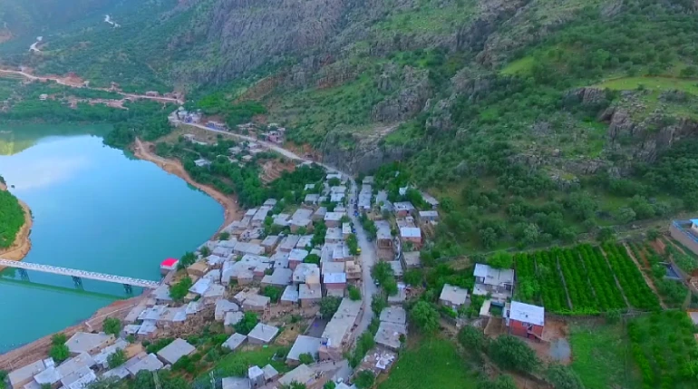 روستای سلین؛ سفر به توریستی‌ترین روستای کردستان.