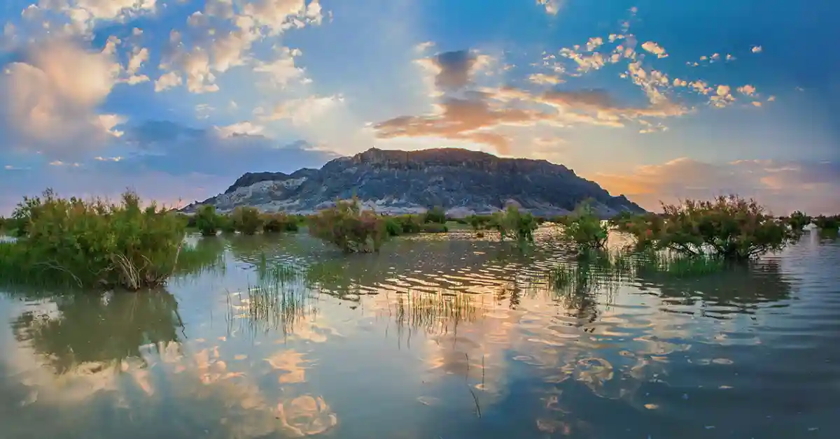 کوه خواجه زابل تنها کوه جزیره‌ای ایران