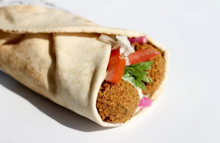 ۲. فلافل (Falafel)، یک غذای آشنا