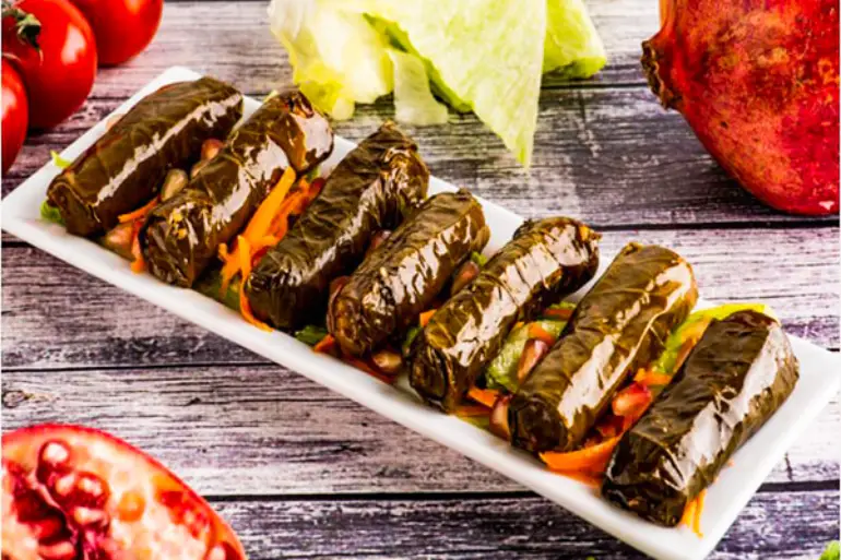 ۴. ورق عنب (Warak Enab) از بهترین دلمه‌ها