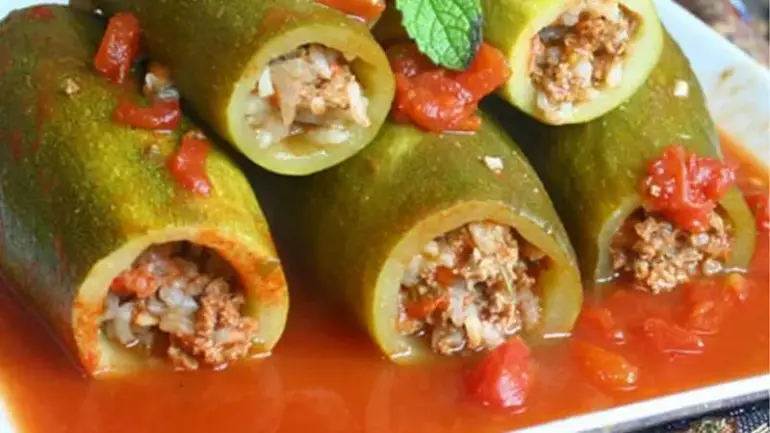 ۸. کوسا محشی یا کدوی شکم‌پر